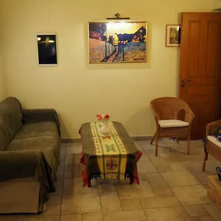 Coryfo Nyaraló Pérama